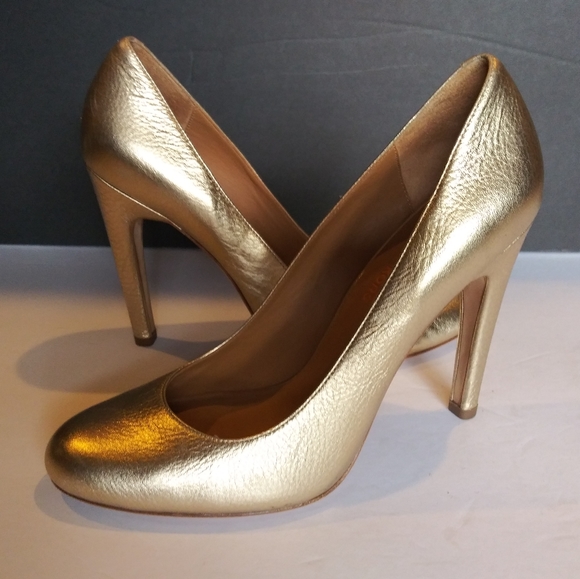 KORS Michael Kors Shoes - ❤KORS Michael Kors "Glitter" Gold heel